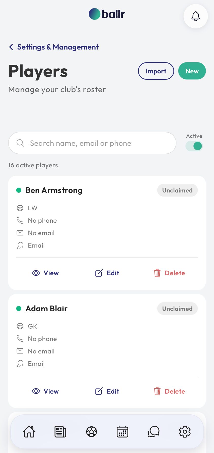 The squad list showing which players have contact details on file.